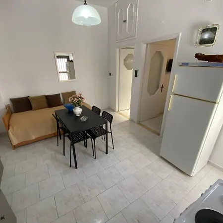 Casa Plakes Holiday home *